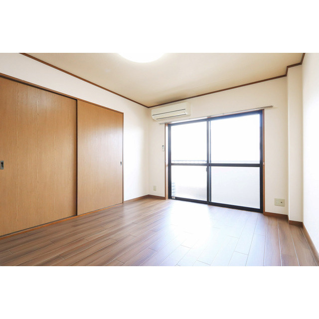 アーバンライフ北野【キャッシュバック対象物件】の洋室|コンパクトで使いやすい洋室です