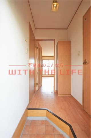 サンリバー大石【キャッシュバック対象物件】の内装|明るい色調の室内です