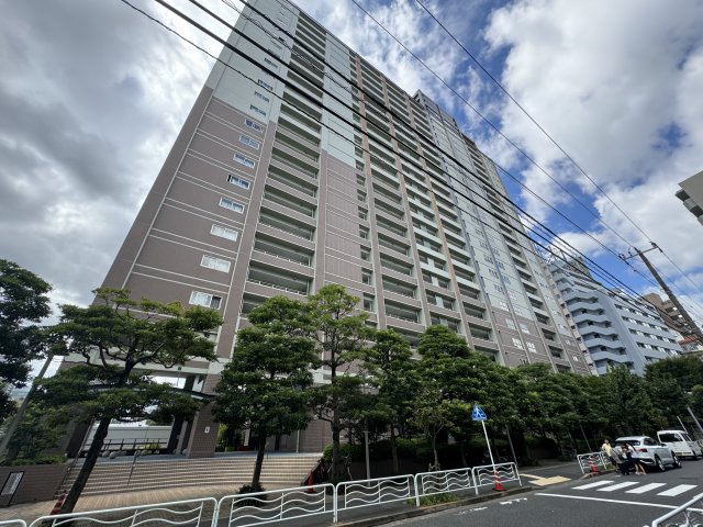 東京アインスリバーサイドタワーの外観