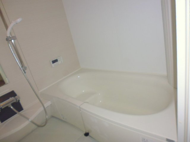 倉敷市児島下の町３丁目の一戸建ての浴室|追い焚きバス