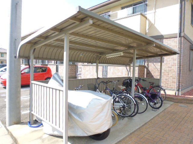 倉敷市西中新田のアパートのその他共用部分|駐輪場