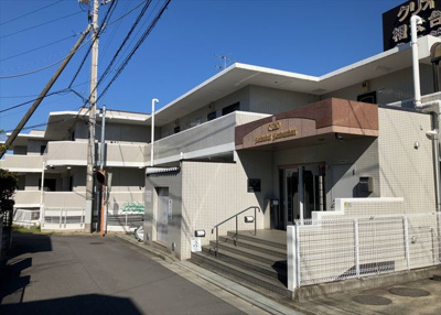 【外観】 | クリオ相武台参番館 | 隣家の土地はどうなっているのか、生活利便施設が近くにあるのか、学校まで近いかなど、お客様のライフスタイルにあわせたイメージが重要です。また、近くにあると困る施設が近くにないかも確認するといいでしょう。