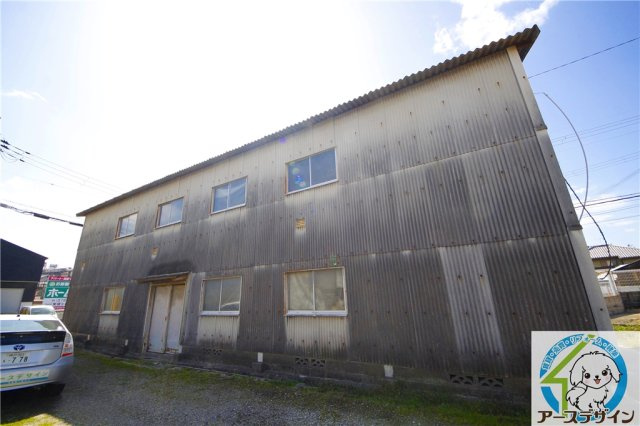 中尾貸倉庫の外観