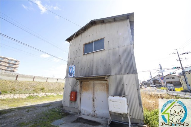 中尾貸倉庫の外観