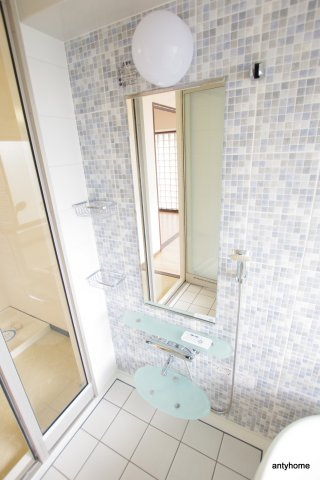 アーバンフラッツ西中島　仲介手数料無料の浴室