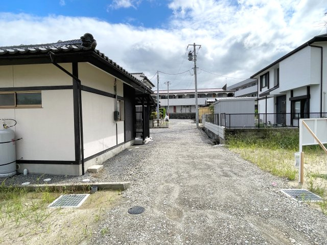 郡山市大槻町仁池向　住宅用地の前面道路含む現地写真