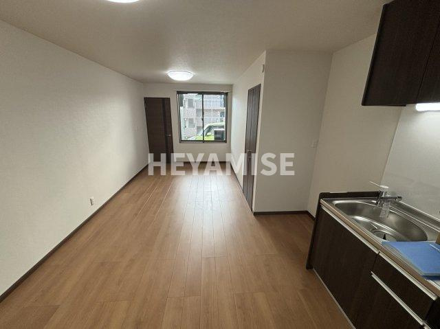 リリーヒルズの居間・リビング|※室内画像は別号室のもの