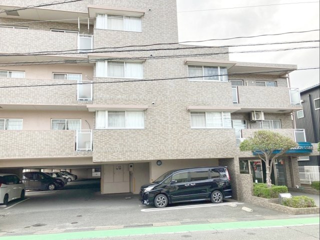 東峰マンション長者原の外観|築30年鉄筋コンクリート造です！