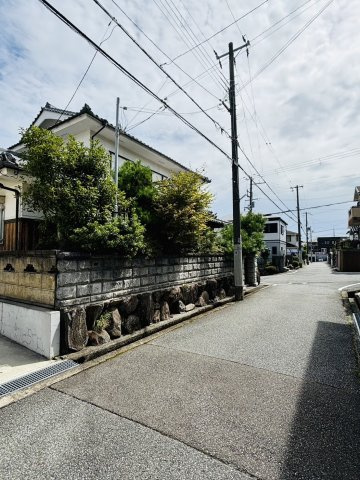 神戸市若葉台２丁目戸建の前面道路含む現地写真