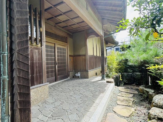 神戸市若葉台２丁目戸建のエントランス