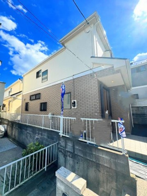 【外観】 | ◇◆みたけ台　中古戸建◇◆ | ◆堂々たる趣ながら、主張し過ぎずどこか余裕を感じさせるシャープなフォルムで佇む邸宅は、晴天の空と照らし合わせる事で、本来あるべき完成形の姿を見せてくれます。