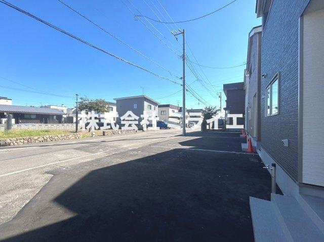 【新築戸建】札幌市北区篠路二条1丁目3棟の駐車場|建物前面に駐車2台可