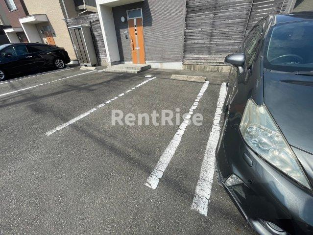 チャコール木曽川Ⅲの駐車場