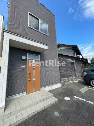 チャコール木曽川Ⅲのエントランス