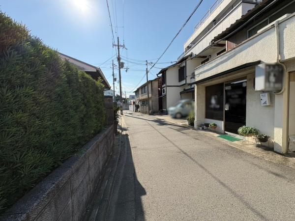 和歌山市市小路　店舗付住宅の前面道路含む現地写真