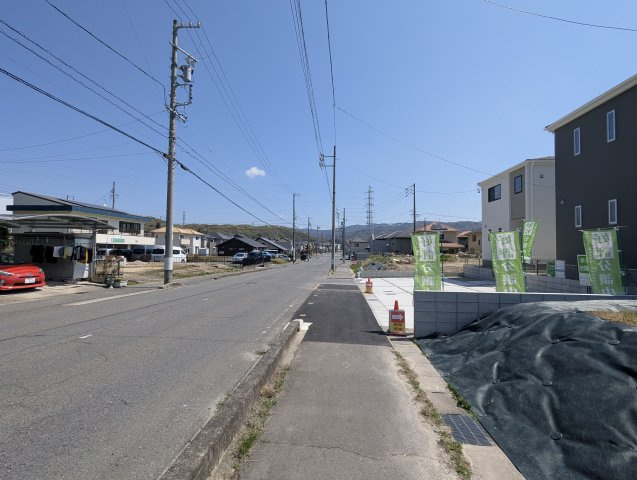 瀬戸市品野町　全3棟の前面道路含む現地写真