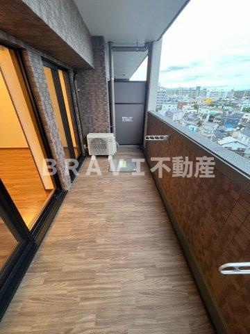 PHOERME城北公園　BRAVI不動産のバルコニー|【PHOERME城北公園】落ち着いた時間を過ごせるバルコニーです