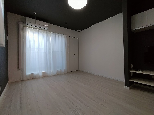 神戸市須磨区妙法寺字道正川のアパートの居間・リビング|室内