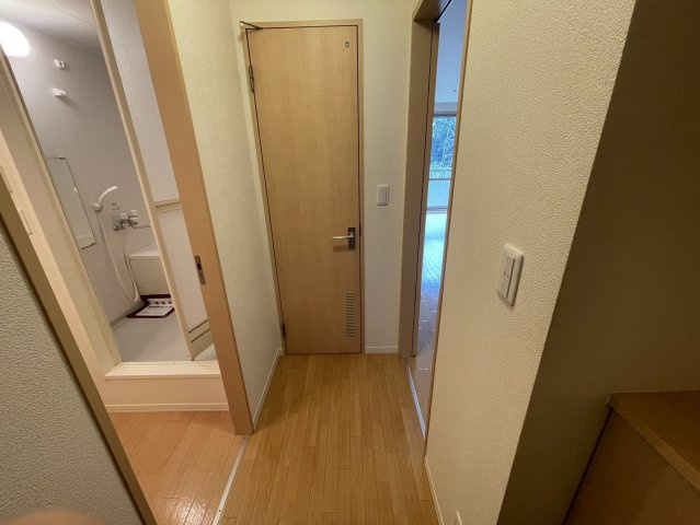 SKハイツの玄関