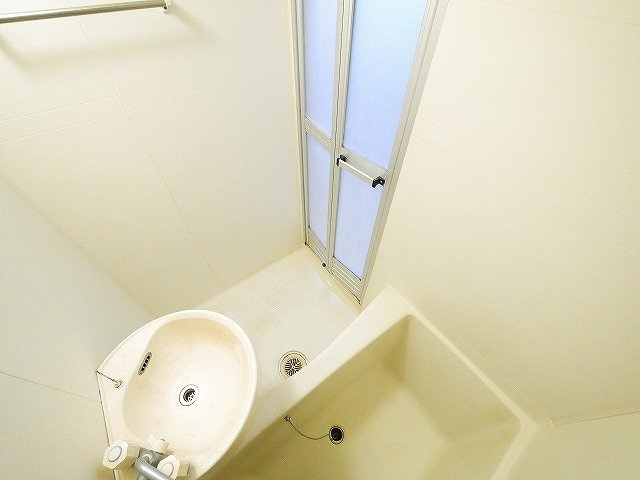 サンガーデン（田井庄町）の洗面所|スペースが確保できる洗面所です