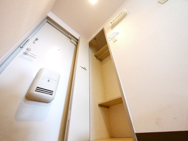サンガーデン（田井庄町）の収納|靴もコートも入りますよ