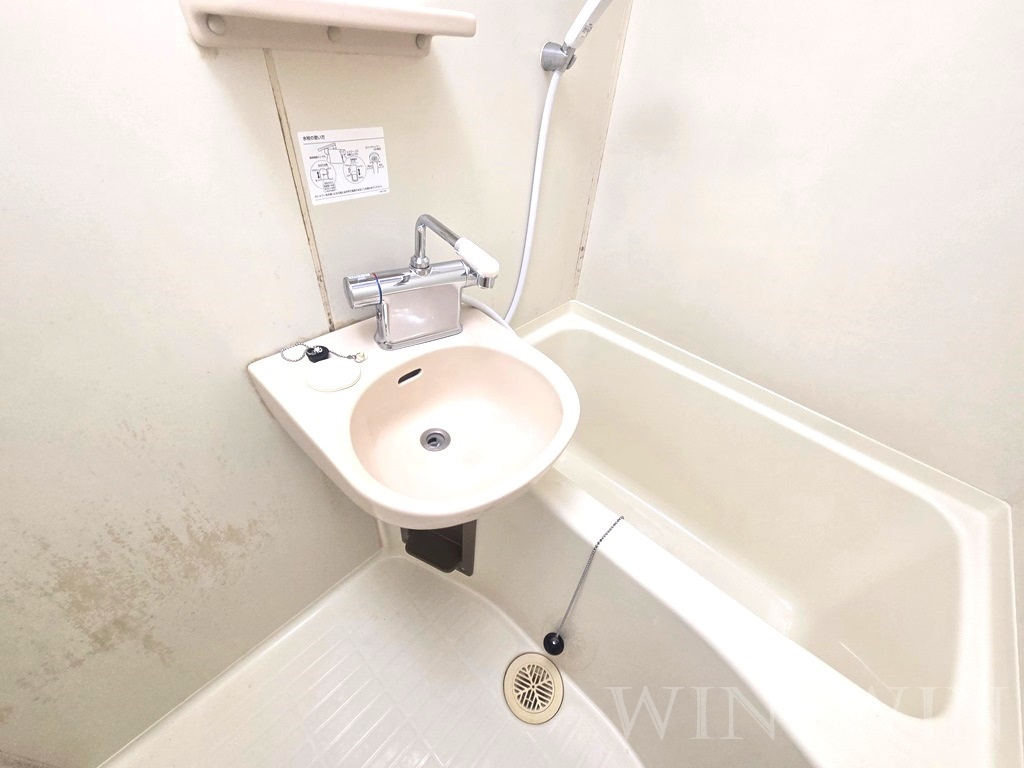 ウイングコート羽根井の洗面所