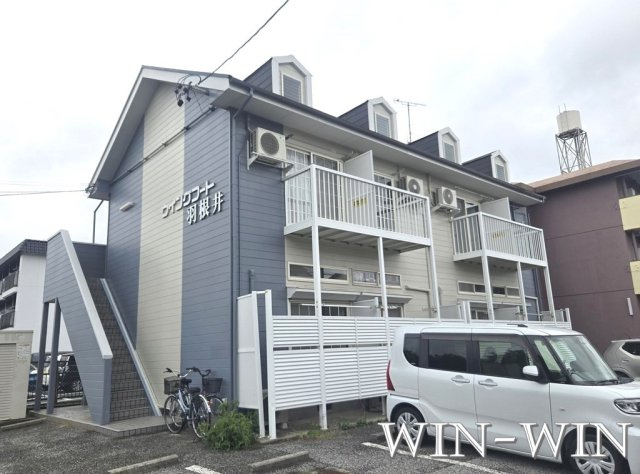 ウイングコート羽根井のエントランス