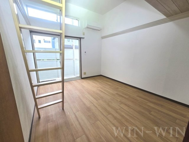 ウイングコート羽根井の居間・リビング