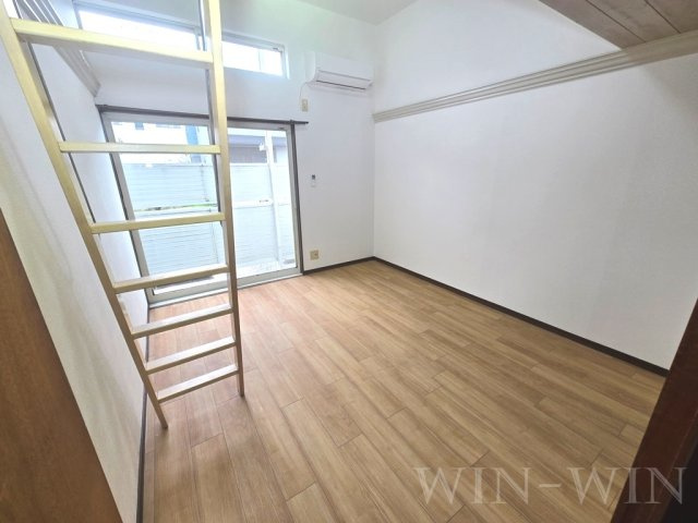 ウイングコート羽根井の居間・リビング