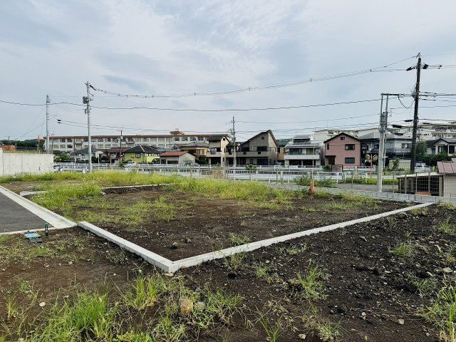 八王子市　中野上町3丁目　建築条件付き売地の外観|中野団地バス停徒歩5分の立地の建築条件付き売地　30坪1,700万円で、フリープランの建物を建築可能