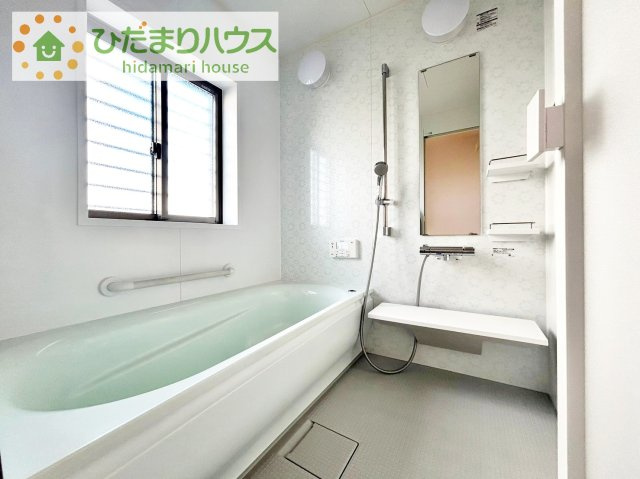 【浴室】 | 土浦市乙戸南２丁目　中古戸建 | 今日も１日お疲れでした。広いお風呂で疲れを癒してください、、、♡