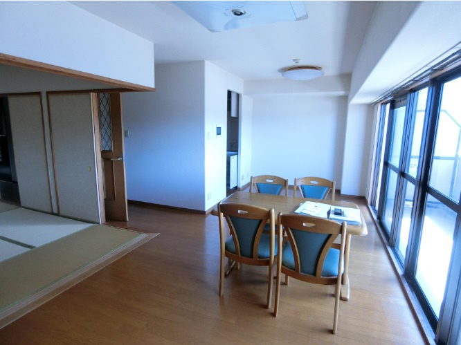 アルファステイツ旭駅前の居間・リビング