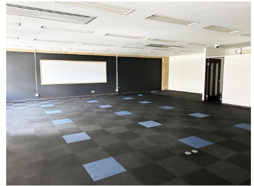 五条通の2階店舗・事務所の内装