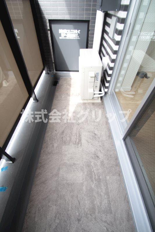 HY's 西横浜のバルコニー