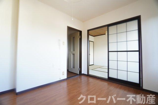ハイツ林野Sの居間・リビング