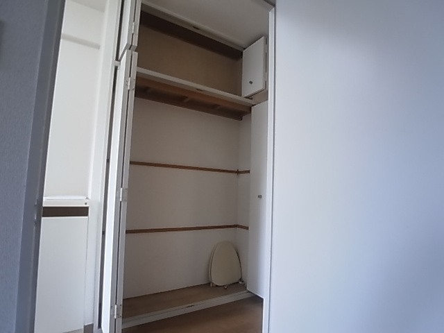 神戸市北区有野町唐櫃の賃貸マンションの収納|クローゼット
