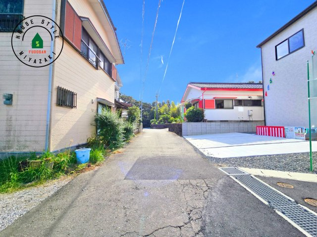 第3清武町今泉モデル（3号棟）の前面道路含む現地写真|前面道路です。