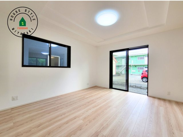 第3清武町今泉モデル（3号棟）の居間・リビング|多くの時間を過すことになるリビングだからこそ、いつも穏やかな空間・解放感が味わえ毎日が充実します。