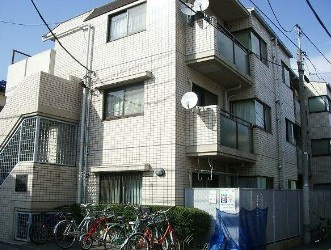 【外観】 | エスカイア新高円寺 | 鉄筋コンクリート造のがっちりとした建物。