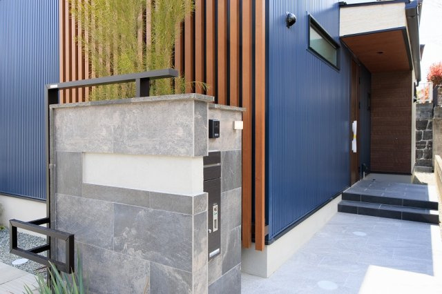 久留米市日ノ出町の玄関