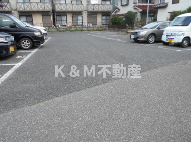 グリーンヴィレッジの駐車場|駐車スペースもあります