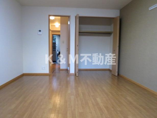 グリーンヴィレッジの居間・リビング|ゆったりとした居間です