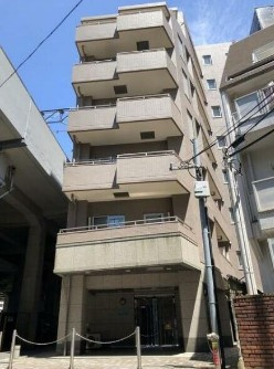 【外観】 | アルカンシエル練馬 | 鉄筋コンクリート造のがっちりとした建物。