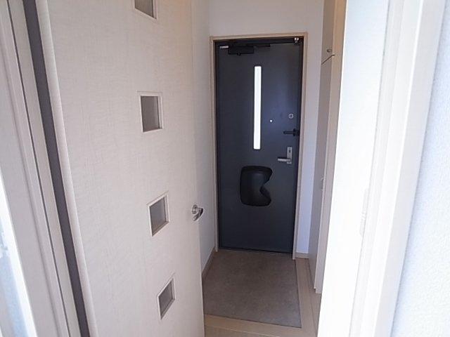 神戸市須磨区須磨本町１丁目のアパートの玄関|シューズBOX付き