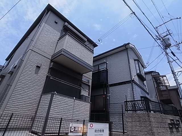 神戸市須磨区須磨本町１丁目のアパートの外観