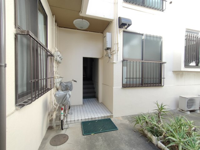 小林ビルのロビー