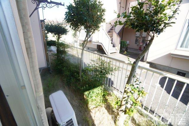 ハイツ林野Nの庭