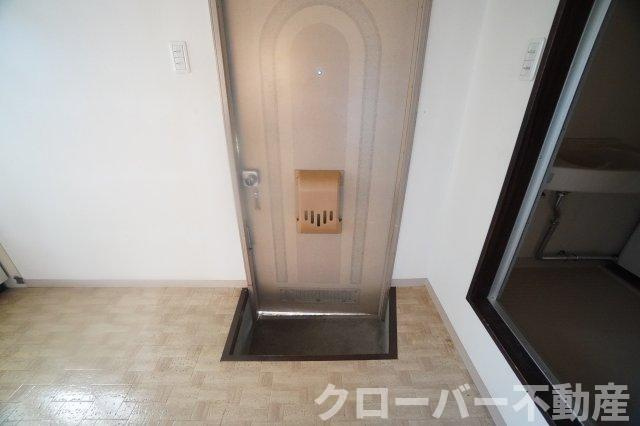 ハイツ林野Nの玄関