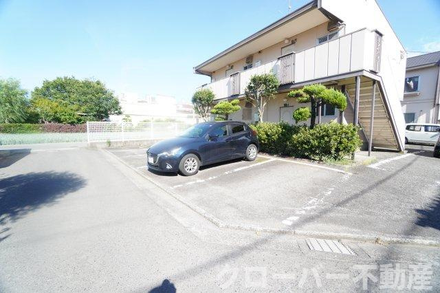 ハイツ林野Nの駐車場