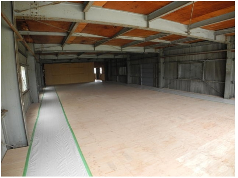 流作町店舗の内装